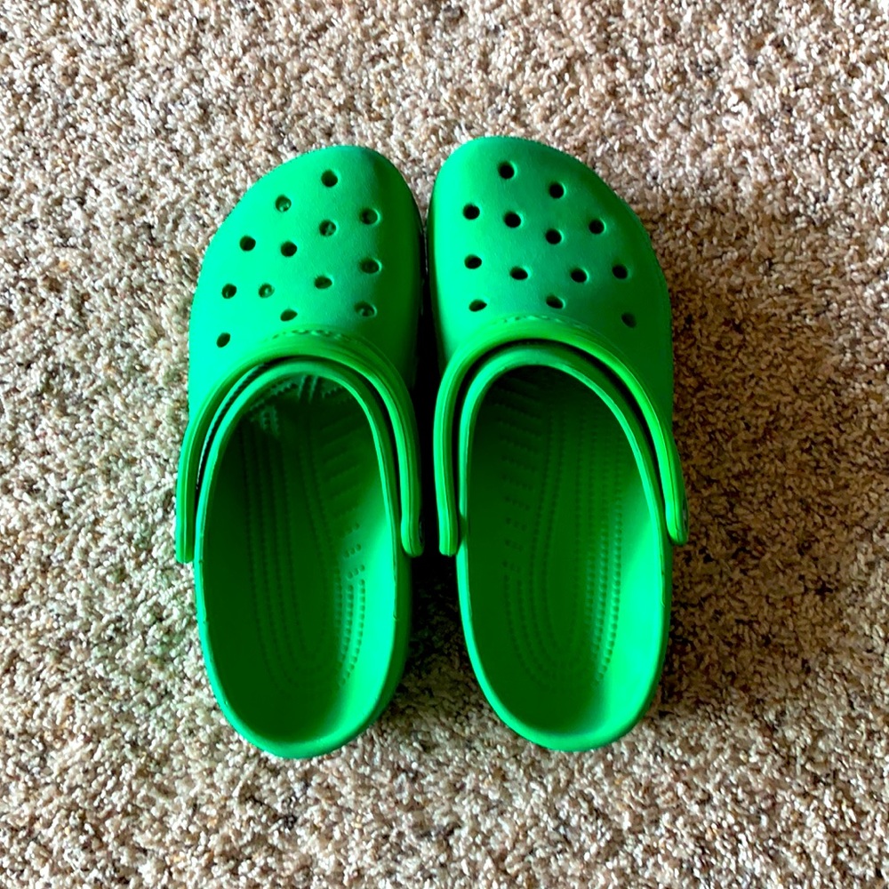 Green Crocs size 8 men’s 10 women’s